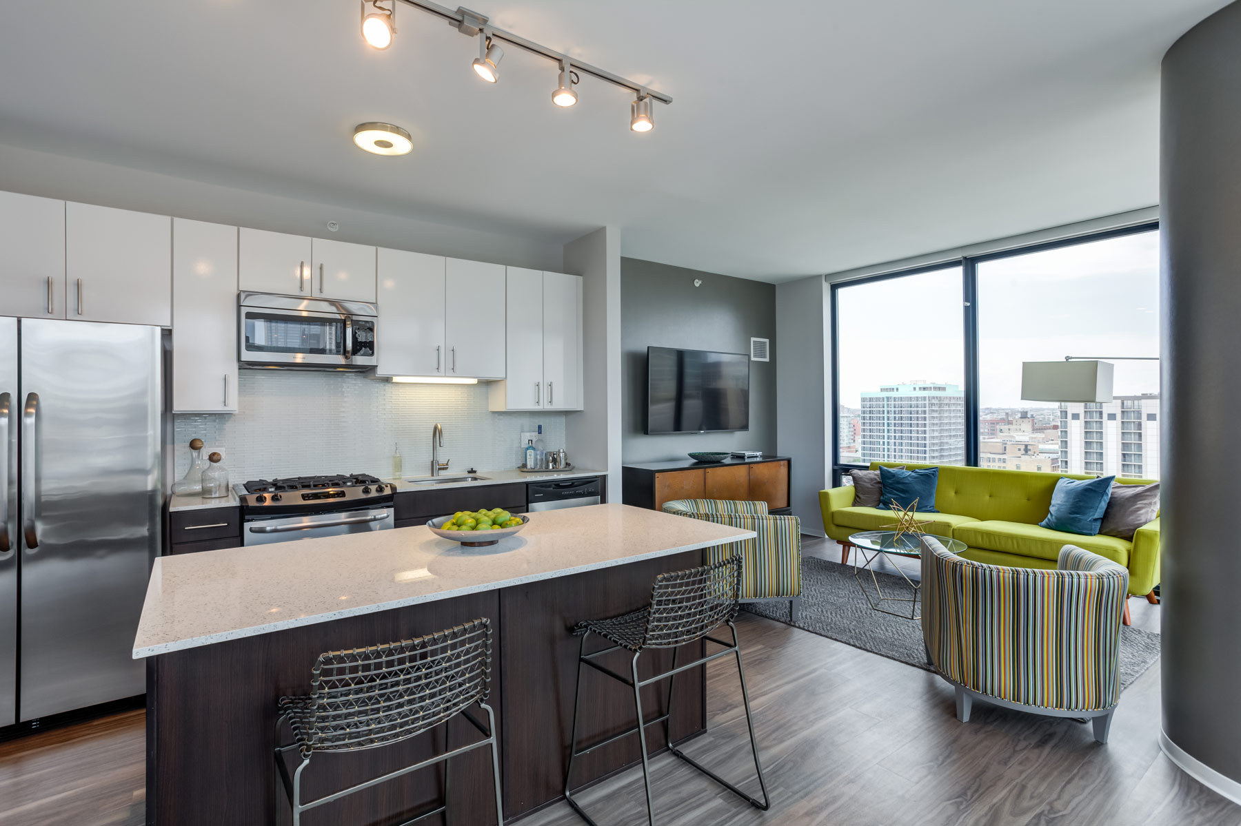 Arkadia West Loop | Studio, 1, 2 & 3 Bedroom Chicago  